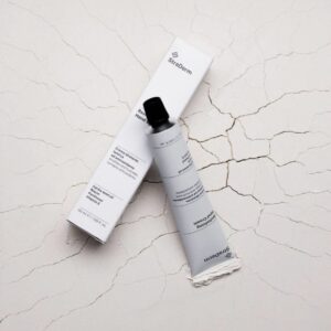 Crema hidratanta pentru maini cu textura usoara